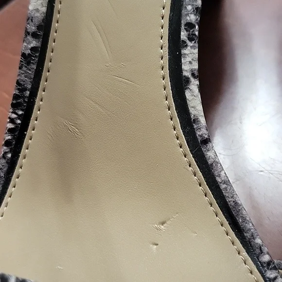 Judith Ripka Grey Snakeskin Leather Sandle Size 9.5 M - Picture 11 of 13